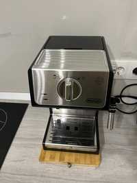 Кофемашина Delonghi ECP 33.21 серебристо-чёрная