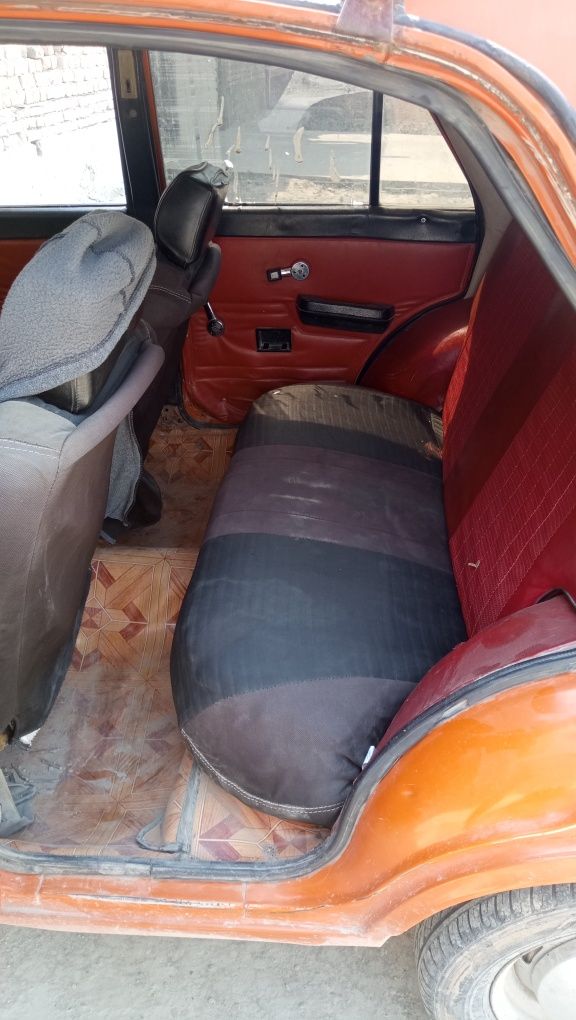 Moskvich 412 yurib turibdi