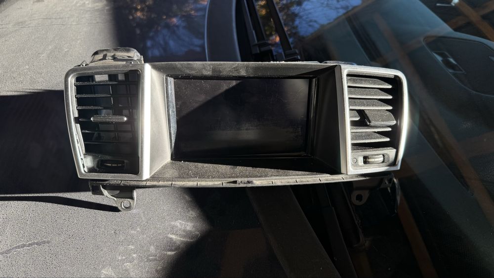 Продавам навигация за mercedea gl и ml 2013-5 година