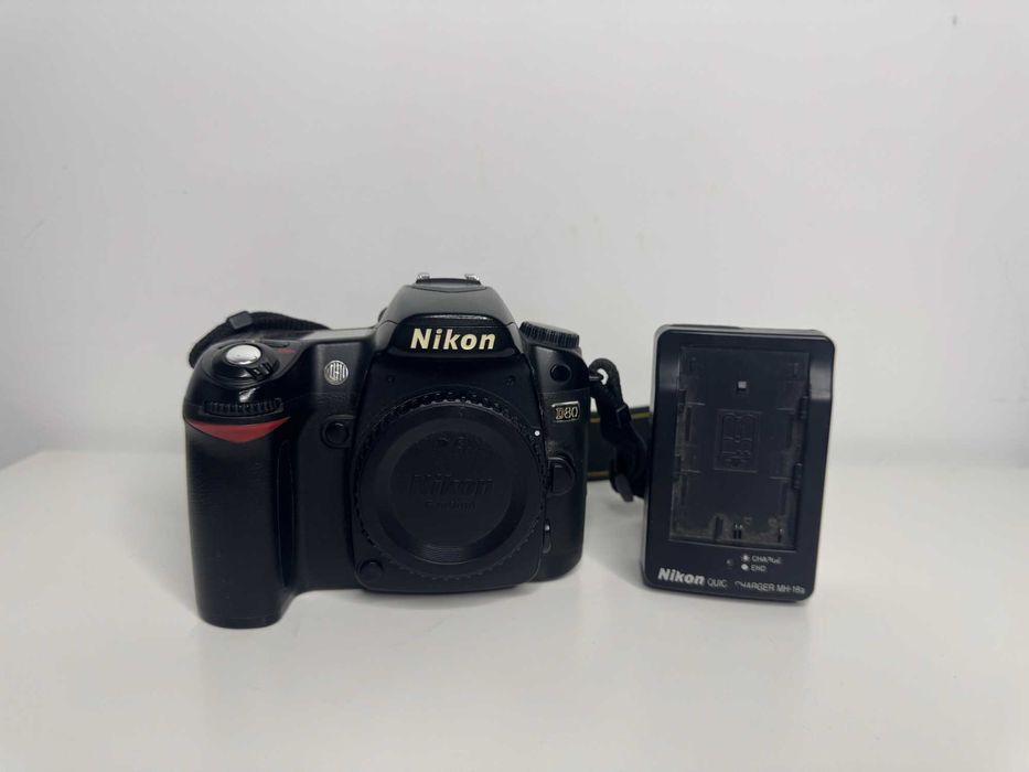 Продавам Nikon D80 - Тяло