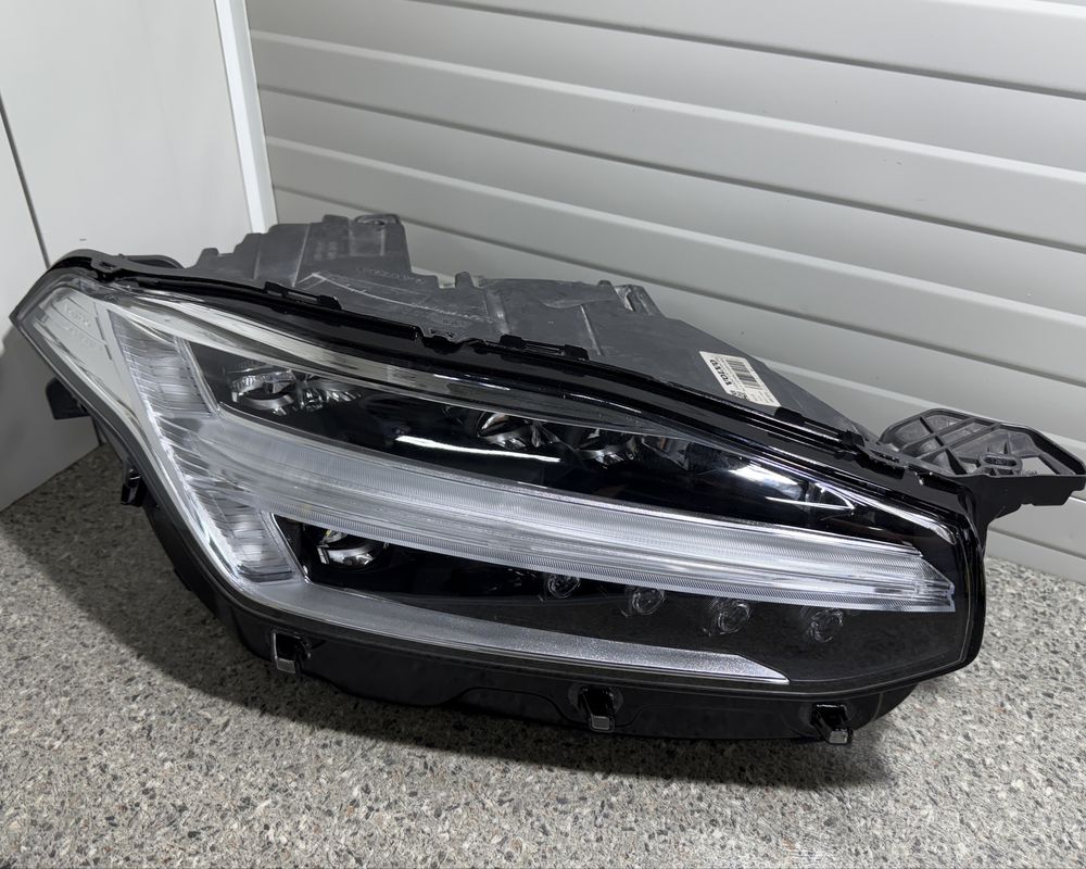 Far dreapta FULL LED VOLVO XC90