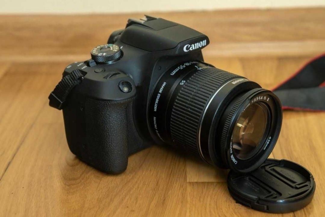 Canon 2000D camera foto,obiectiv +card de memorie