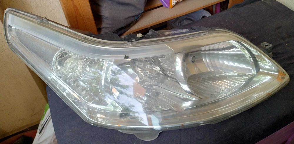 Far partea dreapta + Stop / lampa partea stanga Citroen C4 I 2004-2010