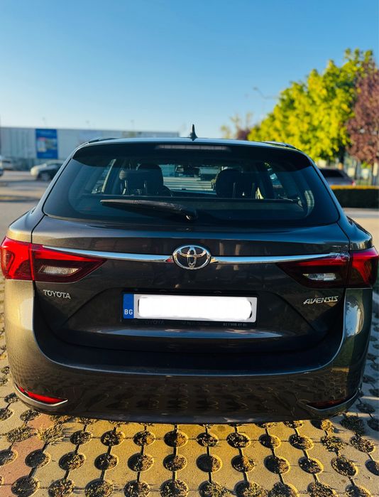 Тойота Авенсис комби 2016