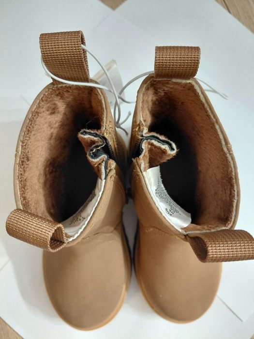 Ghete fetite H&M-  noi cu eticheta