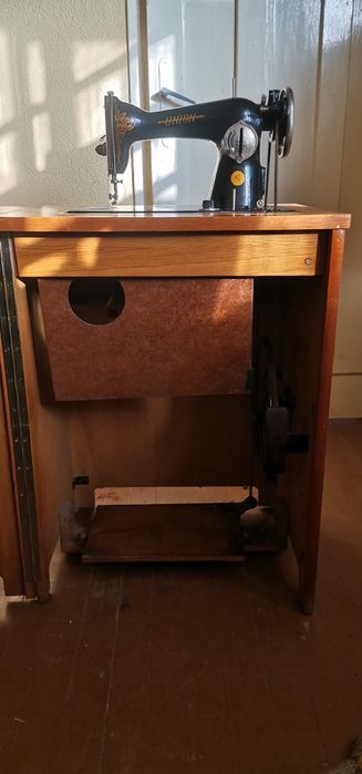 Стара шевна машина