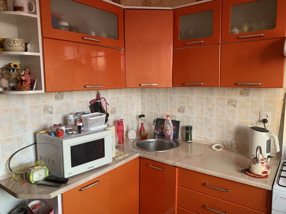 Продам 2-х комнатную , 5/10, 20 мкр.