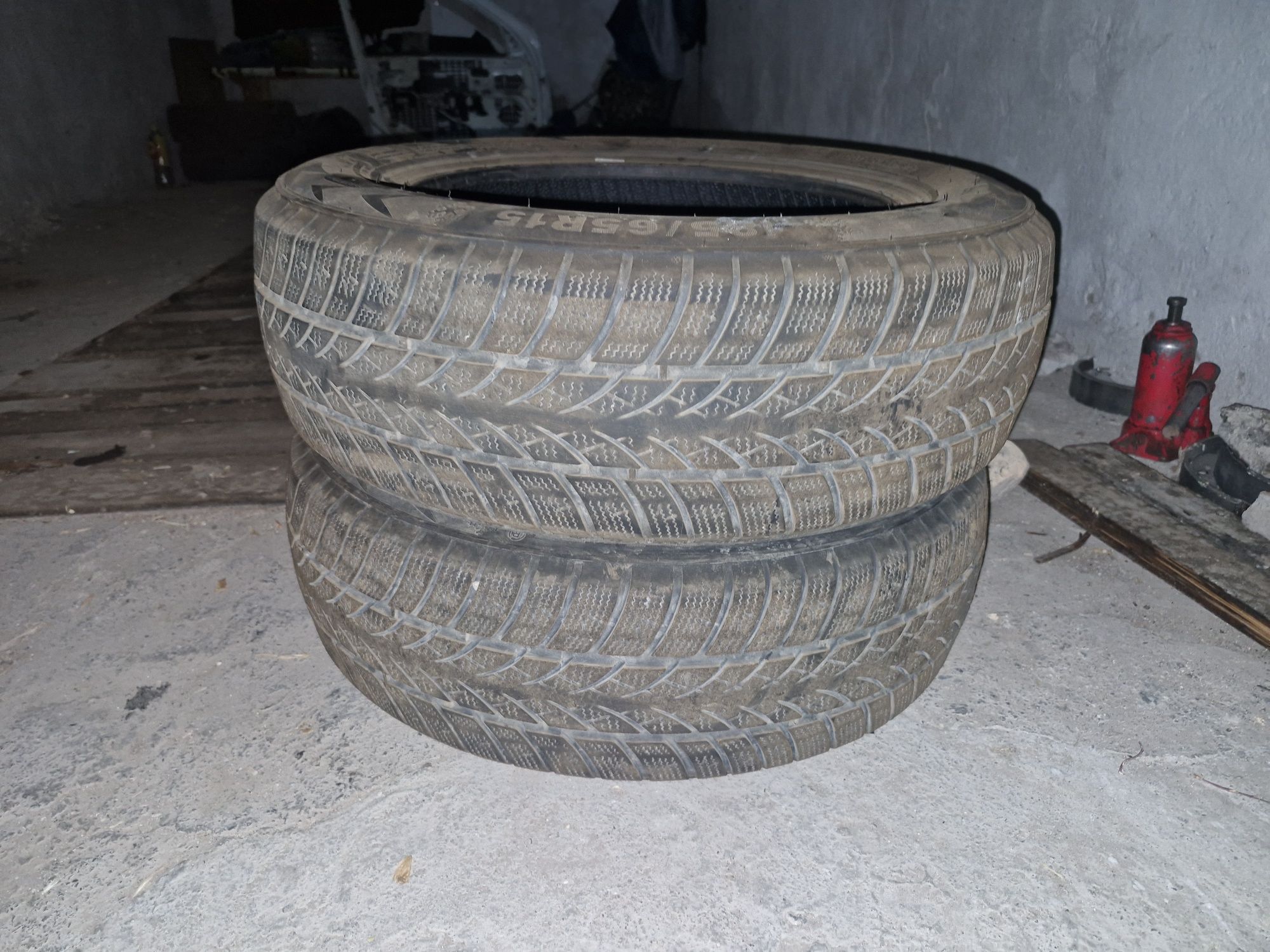 Зимние шины  R15