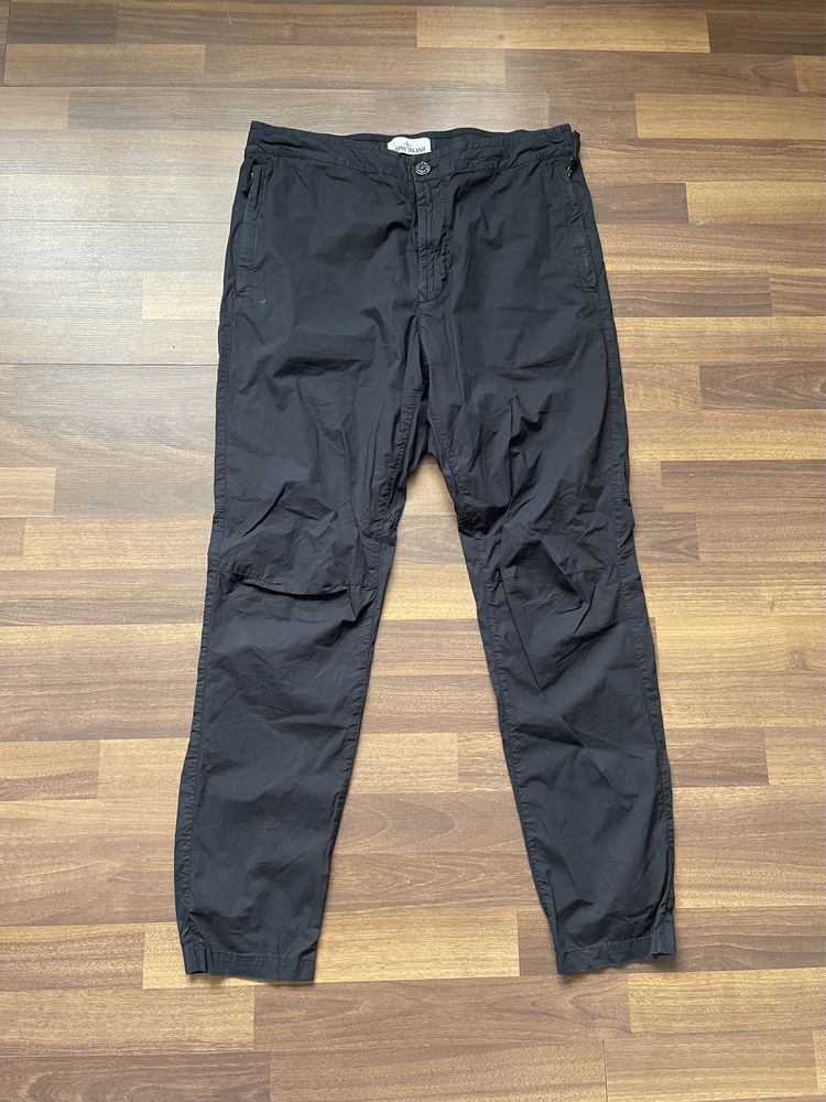 Pantaloni stone Island