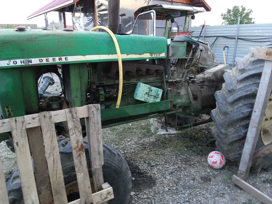 Dezmembrez John Deere 3130