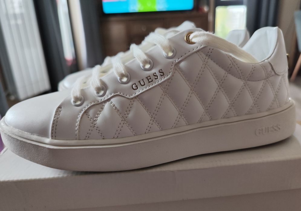 Guess Маратонки Melanie