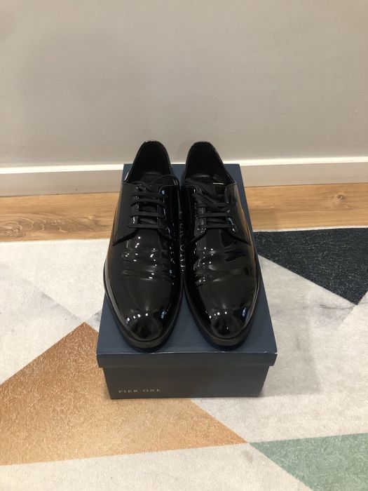 Vand pantofi de Lac (nunta)