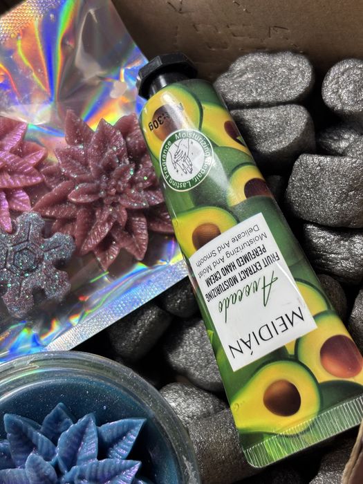 Set cadou aromat – lumânare handmade & wax melts & cremă de mâini