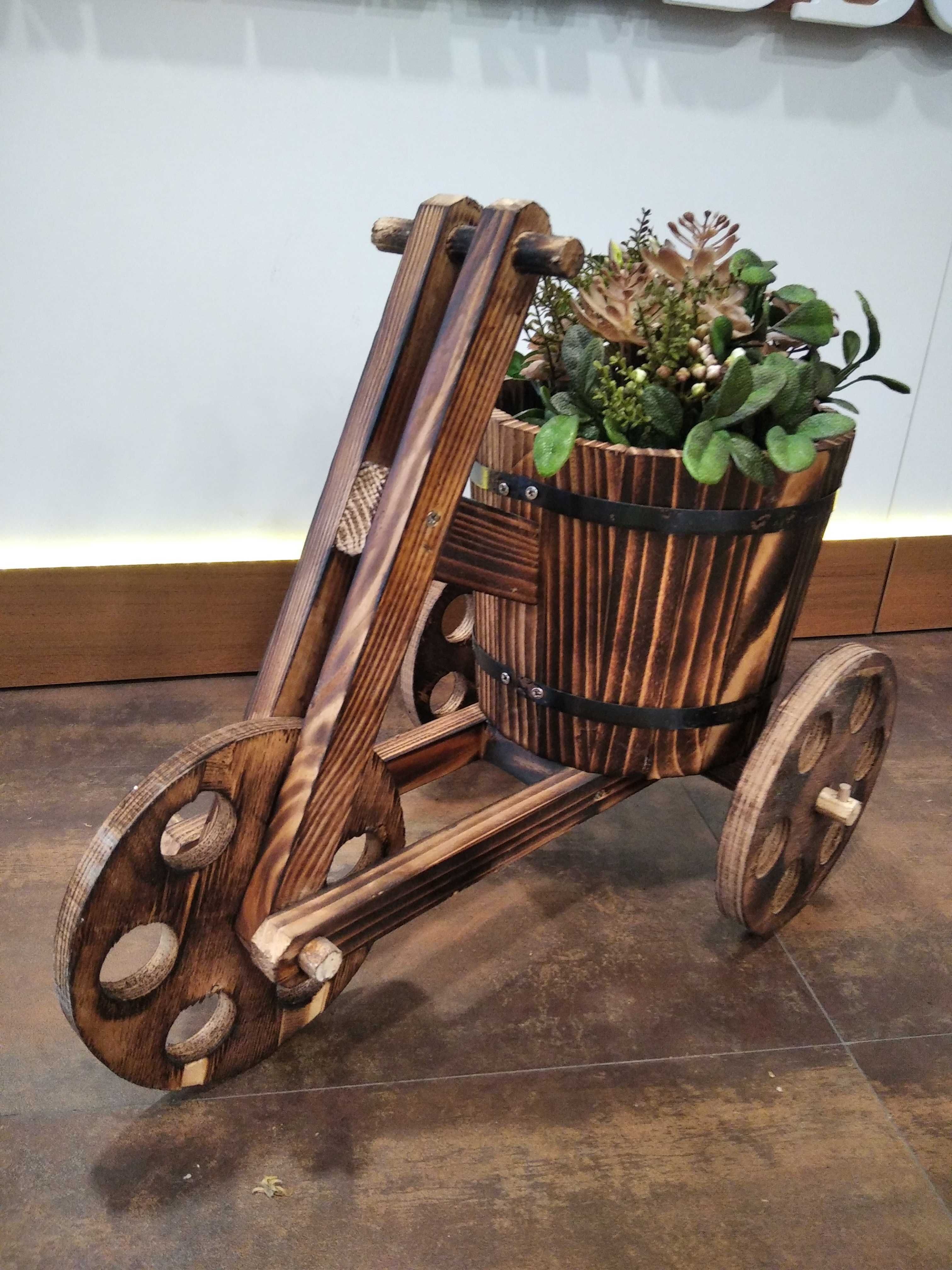 Декоративно Дървено колело саксия
