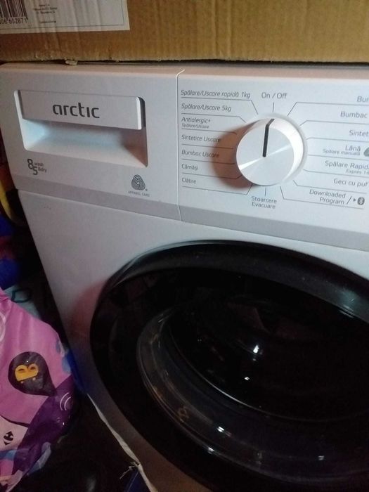 Masina spalat cu uscator arctic