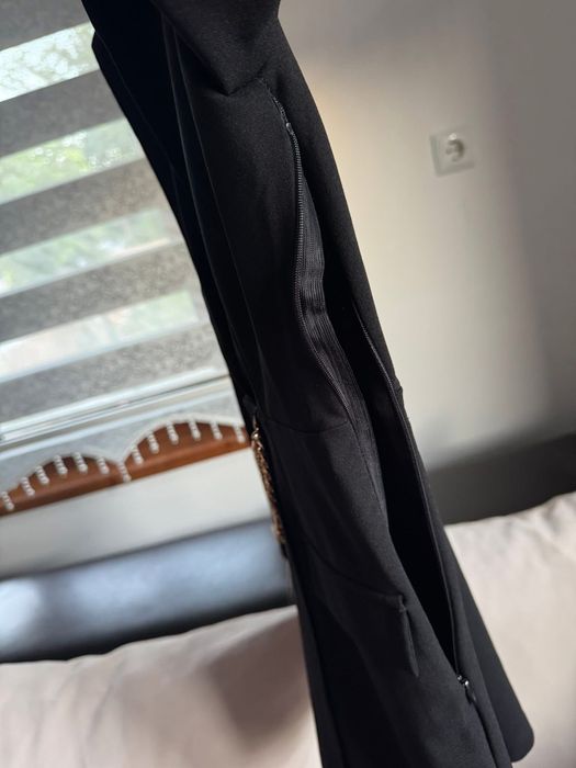 Елегантна черна рокля