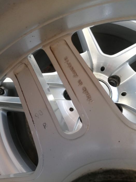 Гуми със джанти за Мерцедес C и E