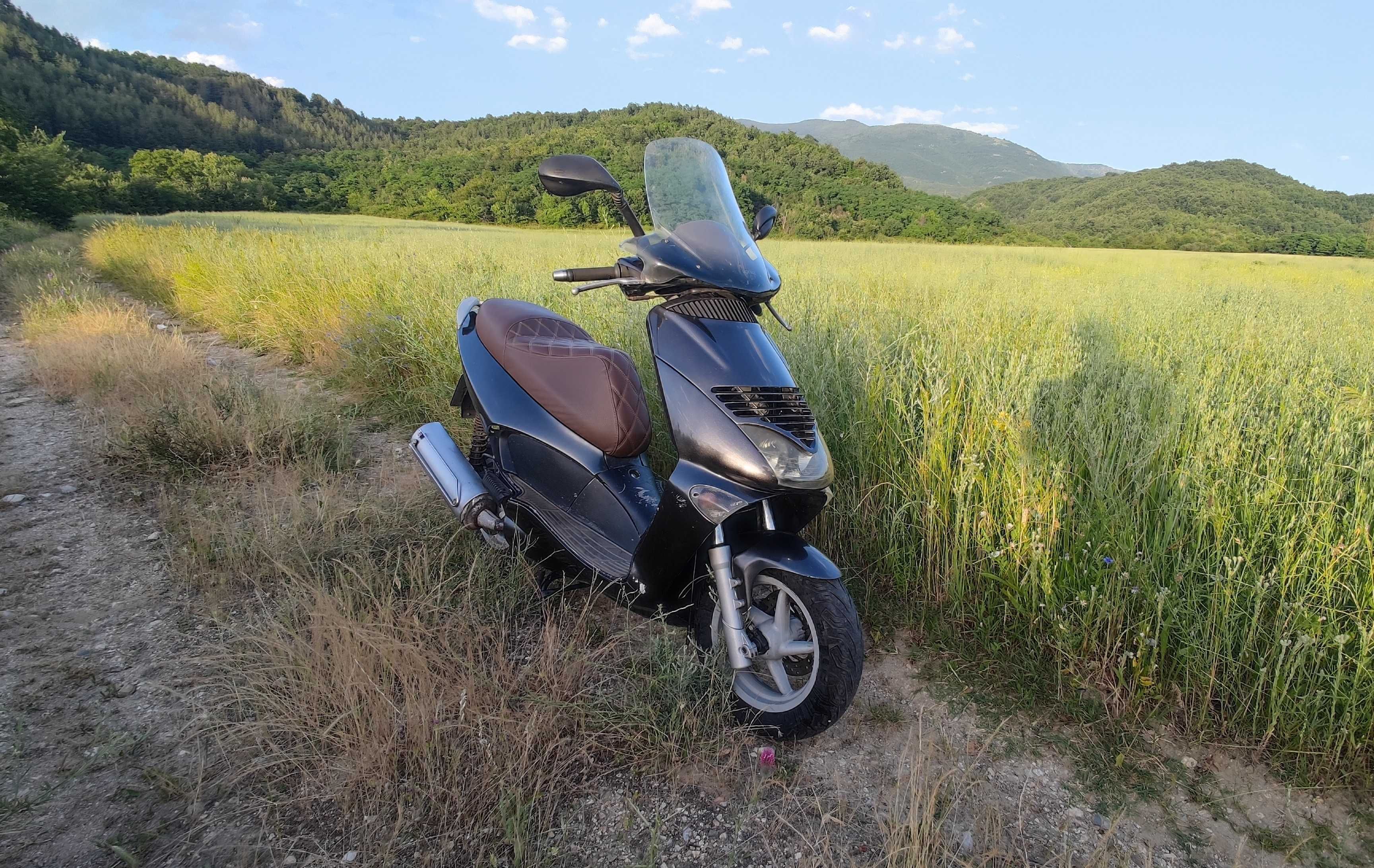 Скутер Aprilia Leonardo 300 кубика Нов цилиндър и бутало
