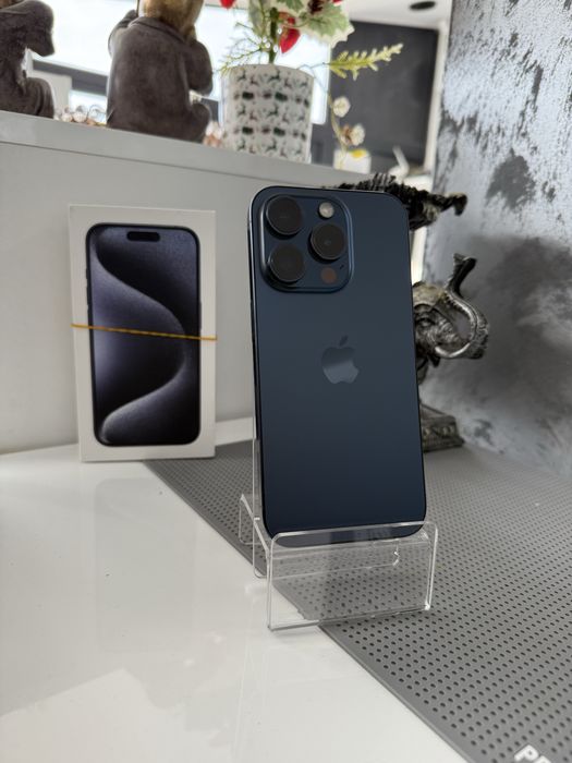 Vand iphone 15 pro de 128 gb