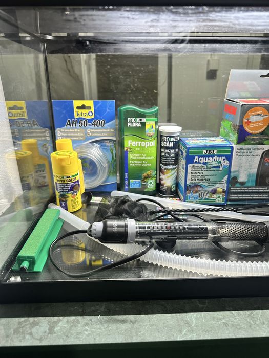 Acvariu complet de 54 litri / echipat complet