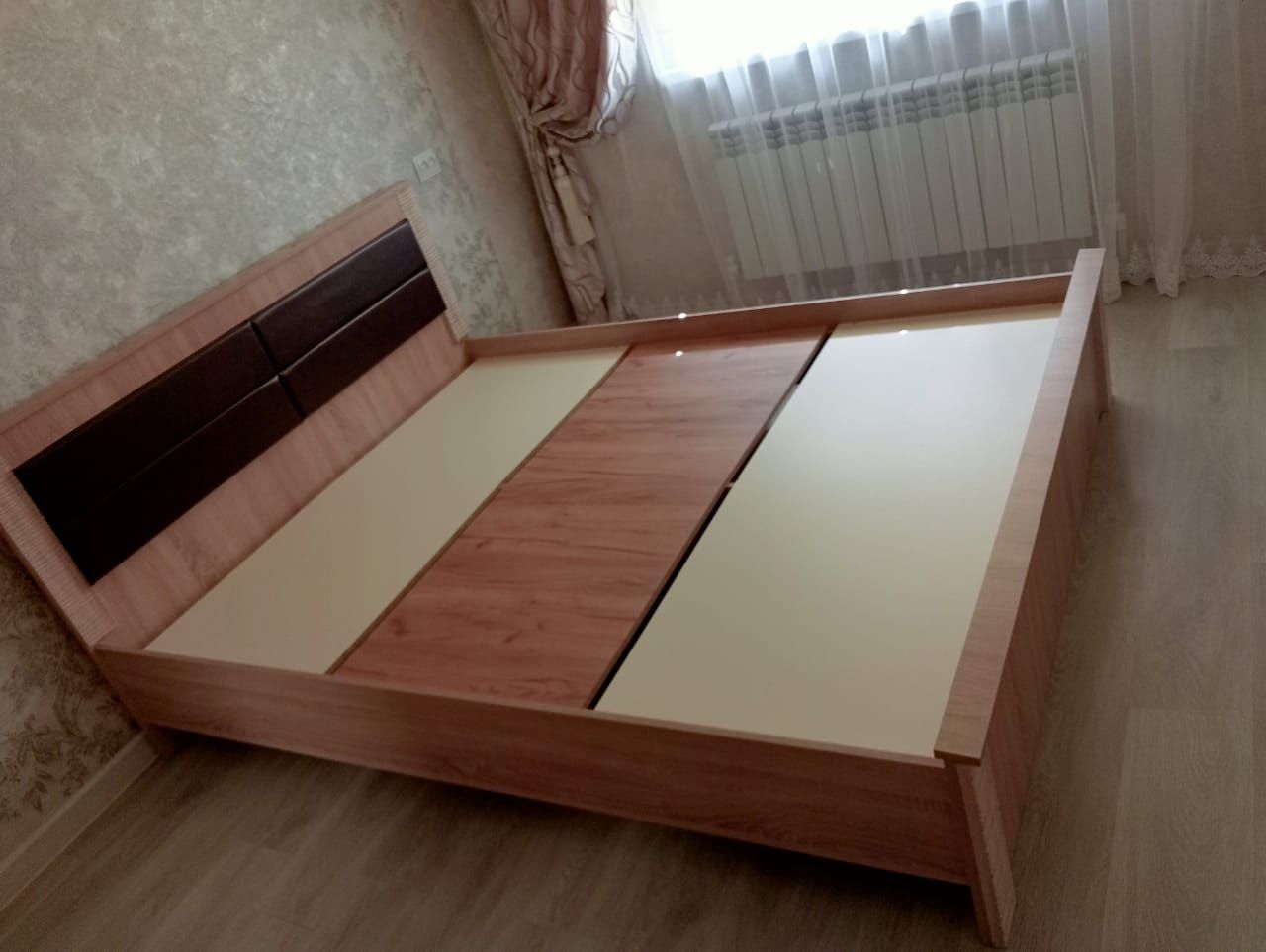 Продаю двуспальную кровать