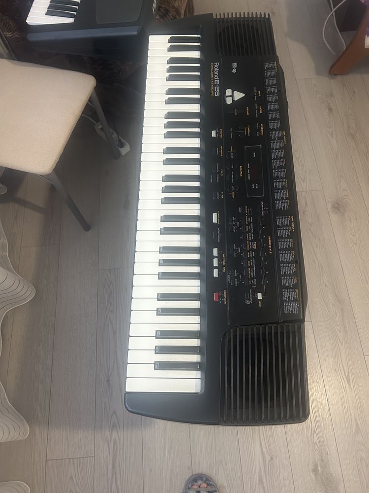 de vanzare orga Roland e28 pentru începatori