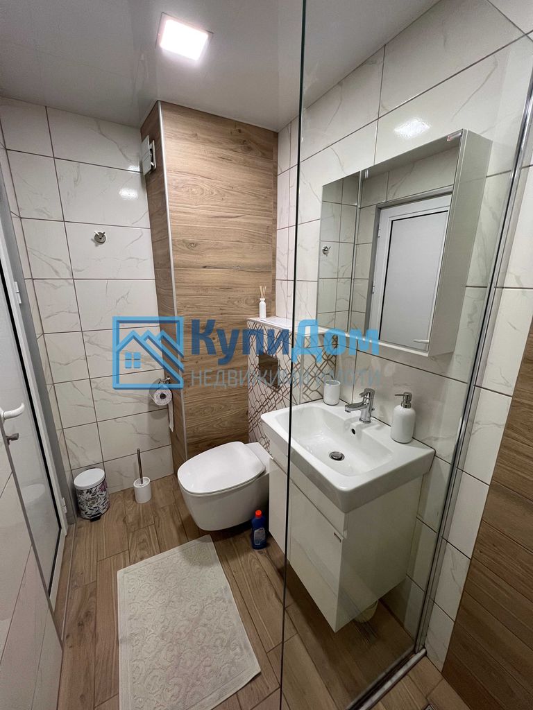 Дава се под наем Тристаен апартамент в Варна, Базар Левски - 70 кв.м за 550 € - Снимка #11