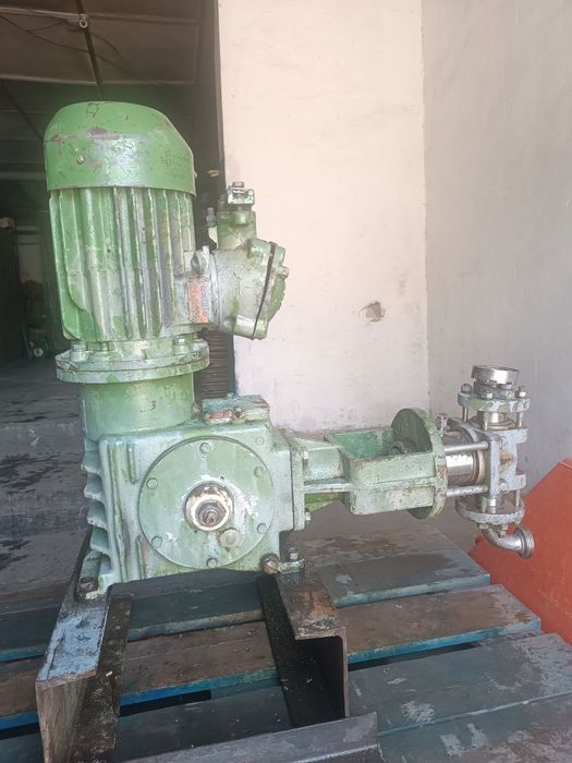 Насос для масла и воды