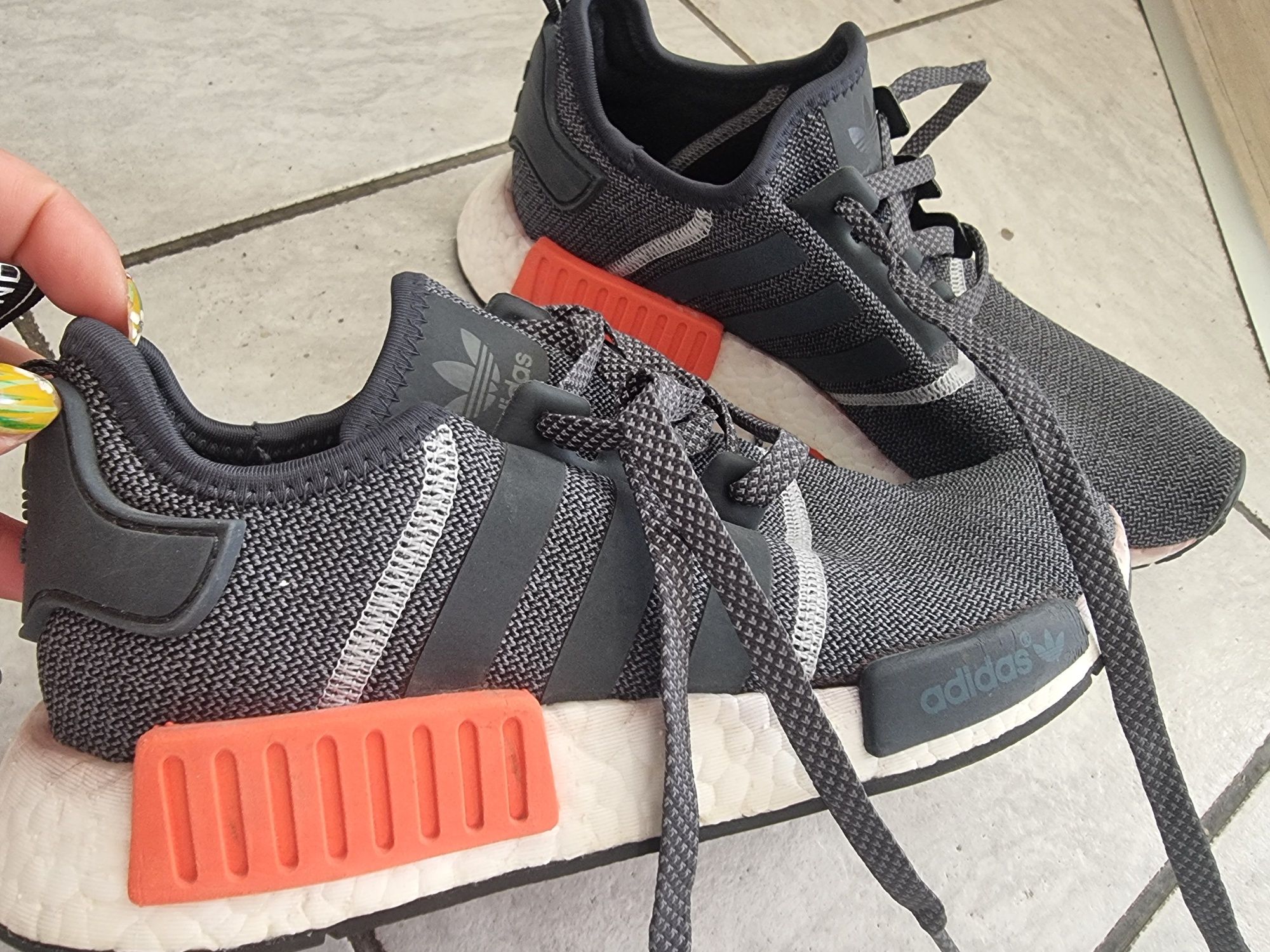 Adidas NMD R1 wol мъжки маратонки номер 40