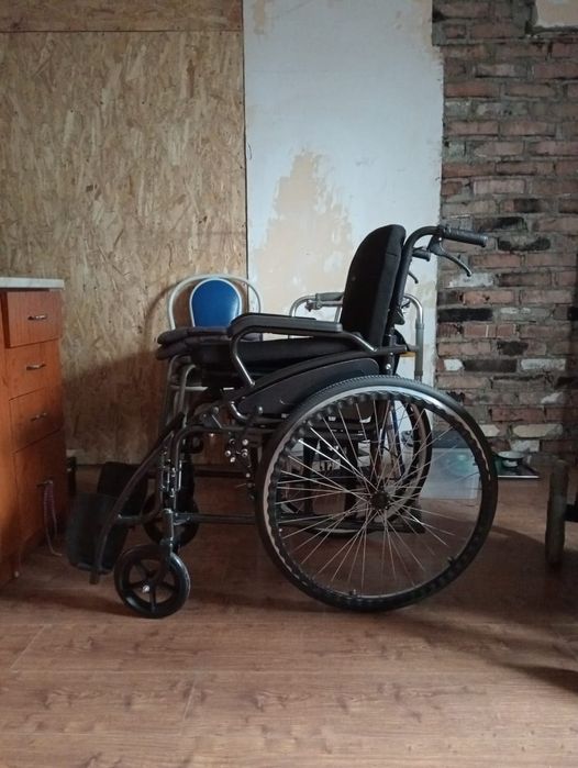 Инвалидное кресло