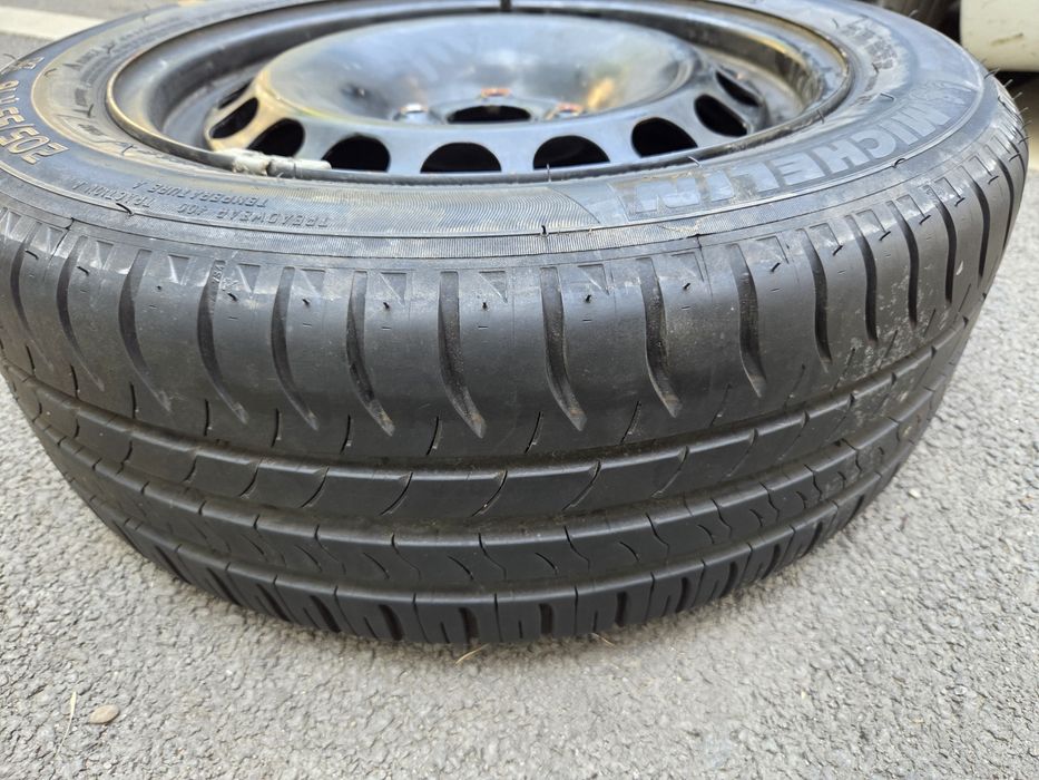 Vând roata de rezerva R16