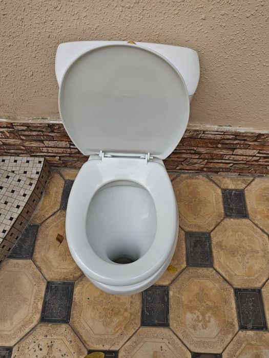 Унитаз в отличном состоянии