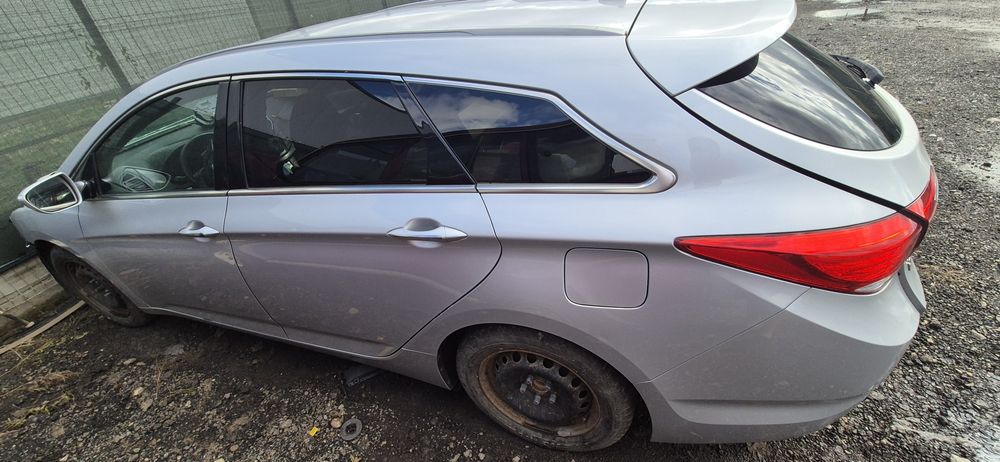 Haion hyundai i40 portbagaj luneta fumurie stop tripla led bara senzor