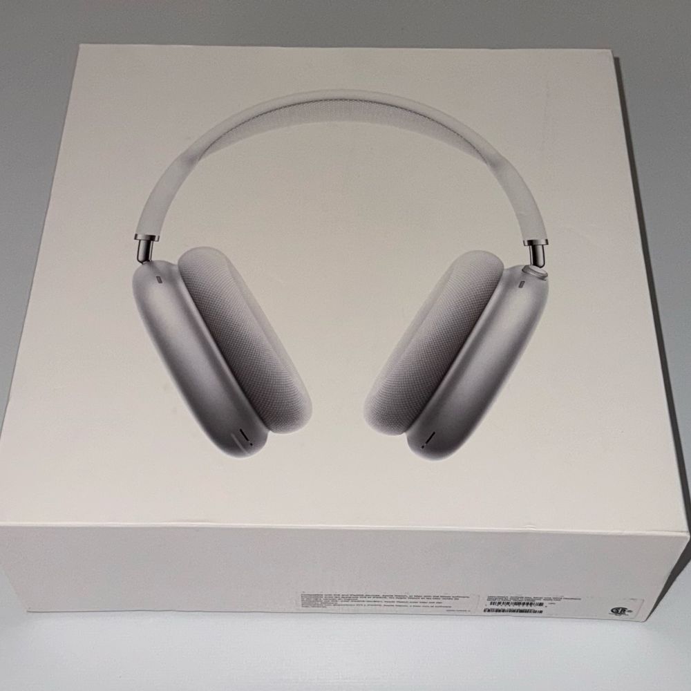 AirPods Max белые (Lightning)