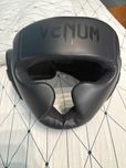Каска за глава Venum