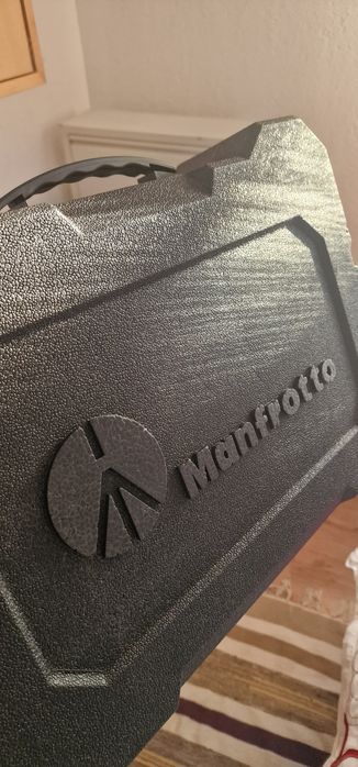 OFERTA! Vand urgent Gimbal Stabilizator DSLR