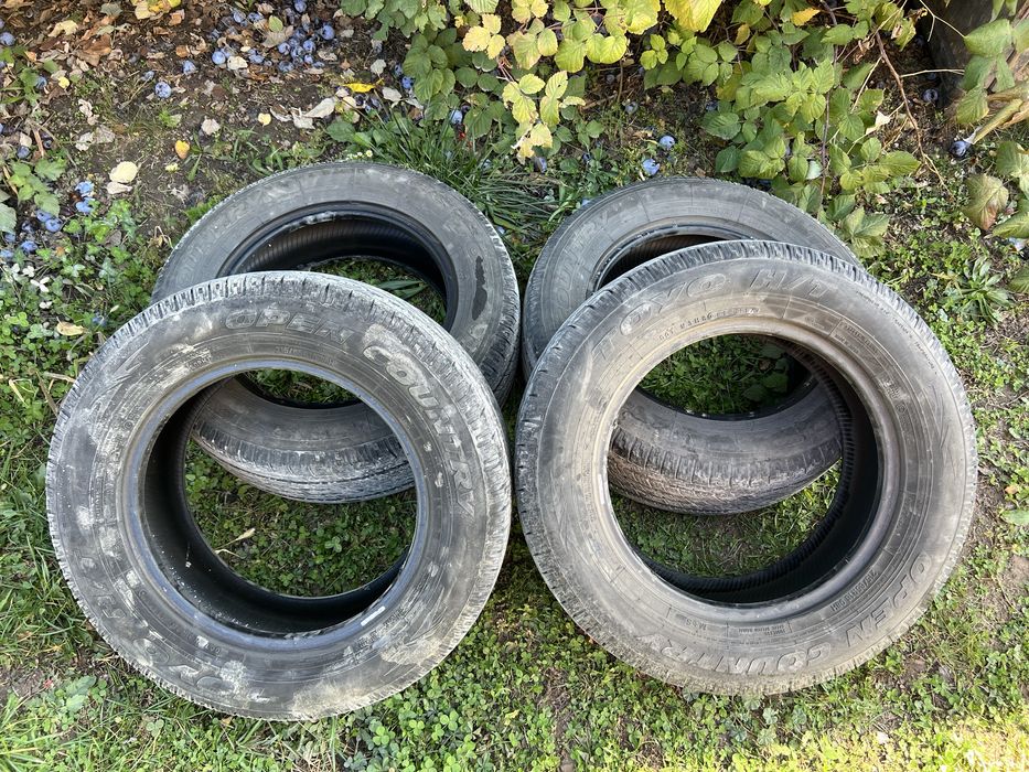 Зимние шины 215/65/16 Toyo