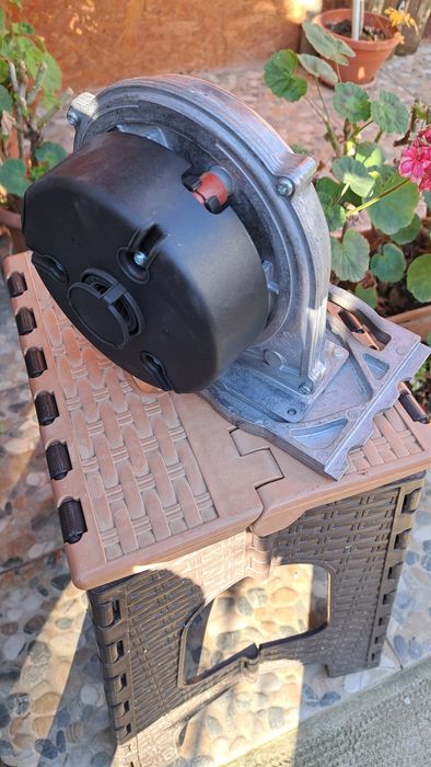 Vând ventilator suflanta  centrala termică Buderus GB 072 24K /GB172i