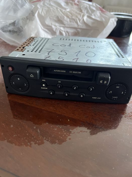 Radio casetofon pentru Renault Laguna