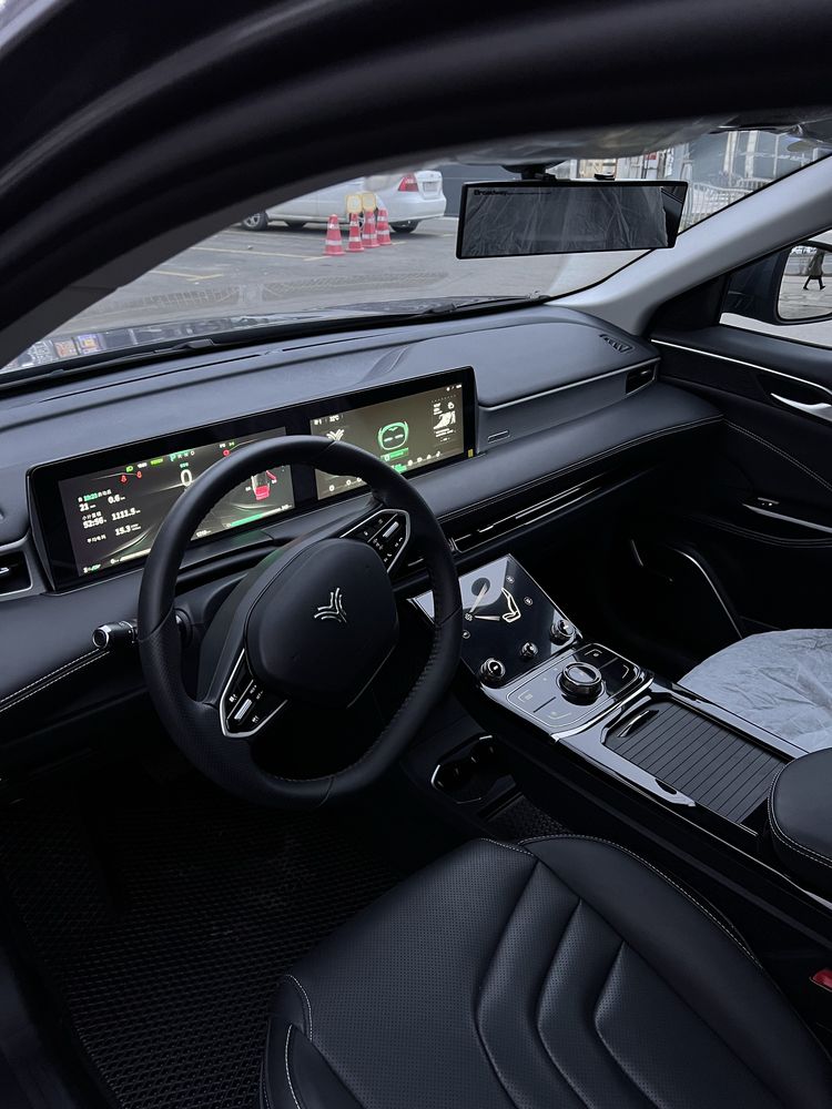 Продается электромобиль Neta U 400