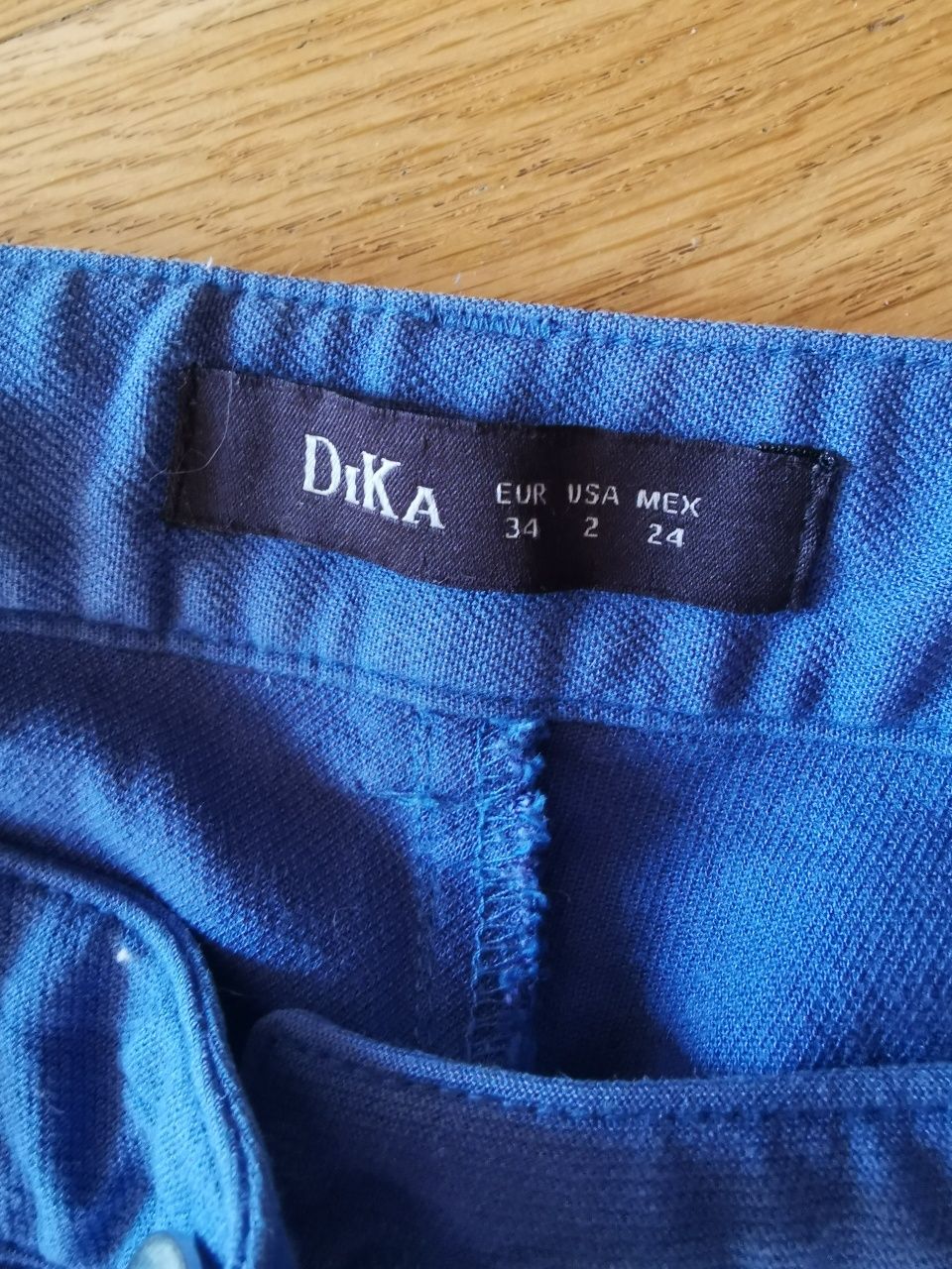 Панталони на Dika