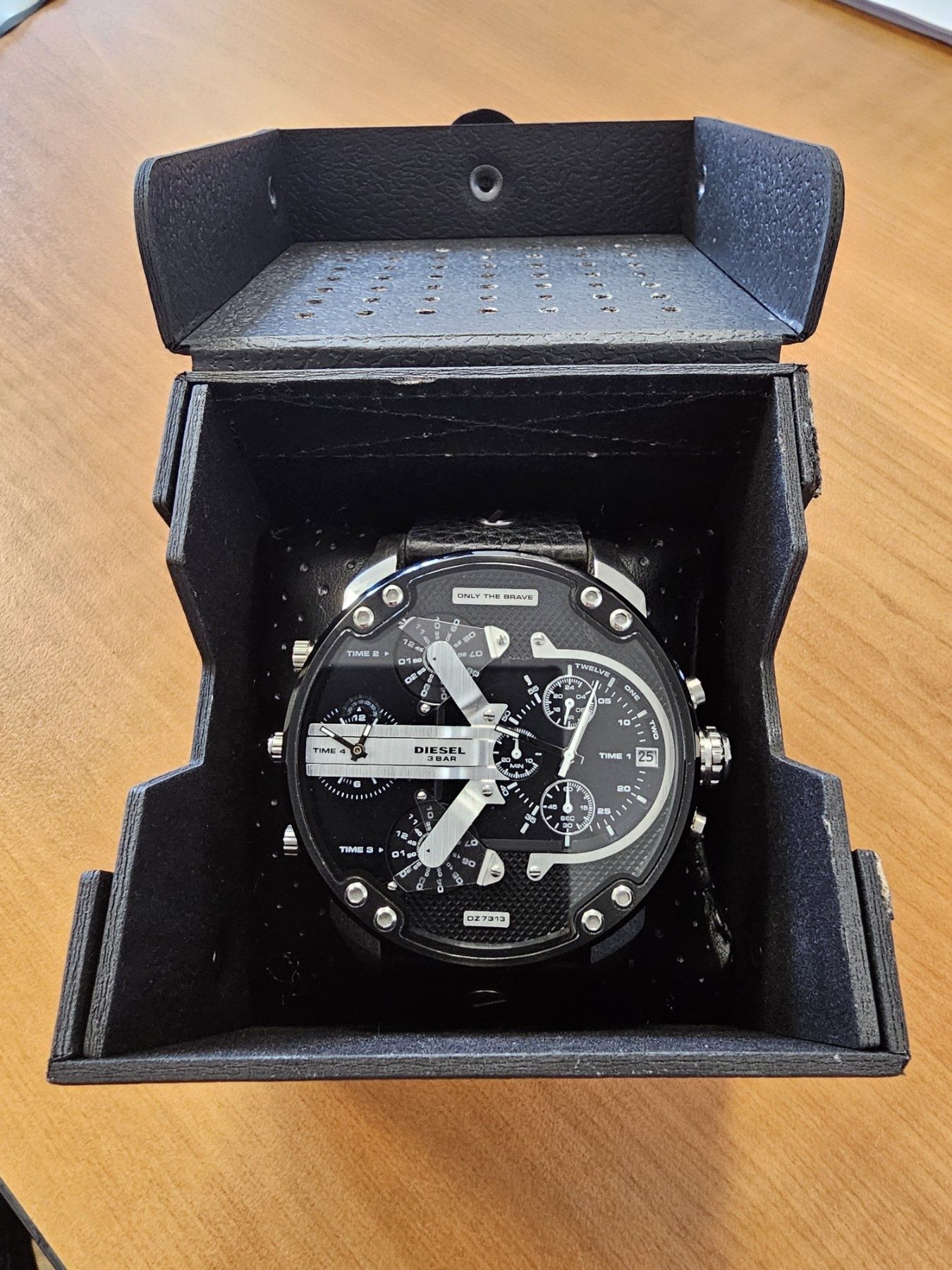 Часовник DIESEL Mr. Daddy