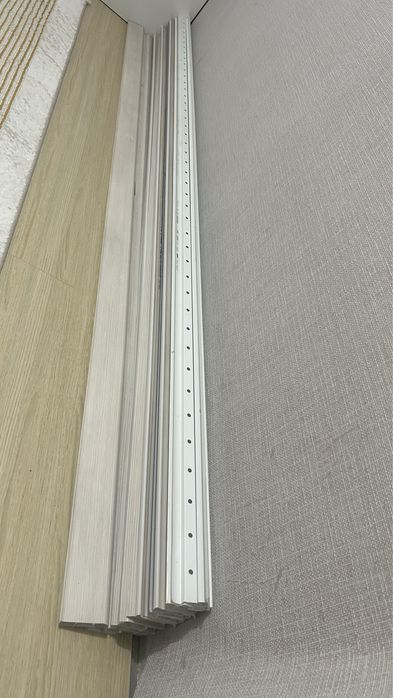 Плинтус бежевый цвет