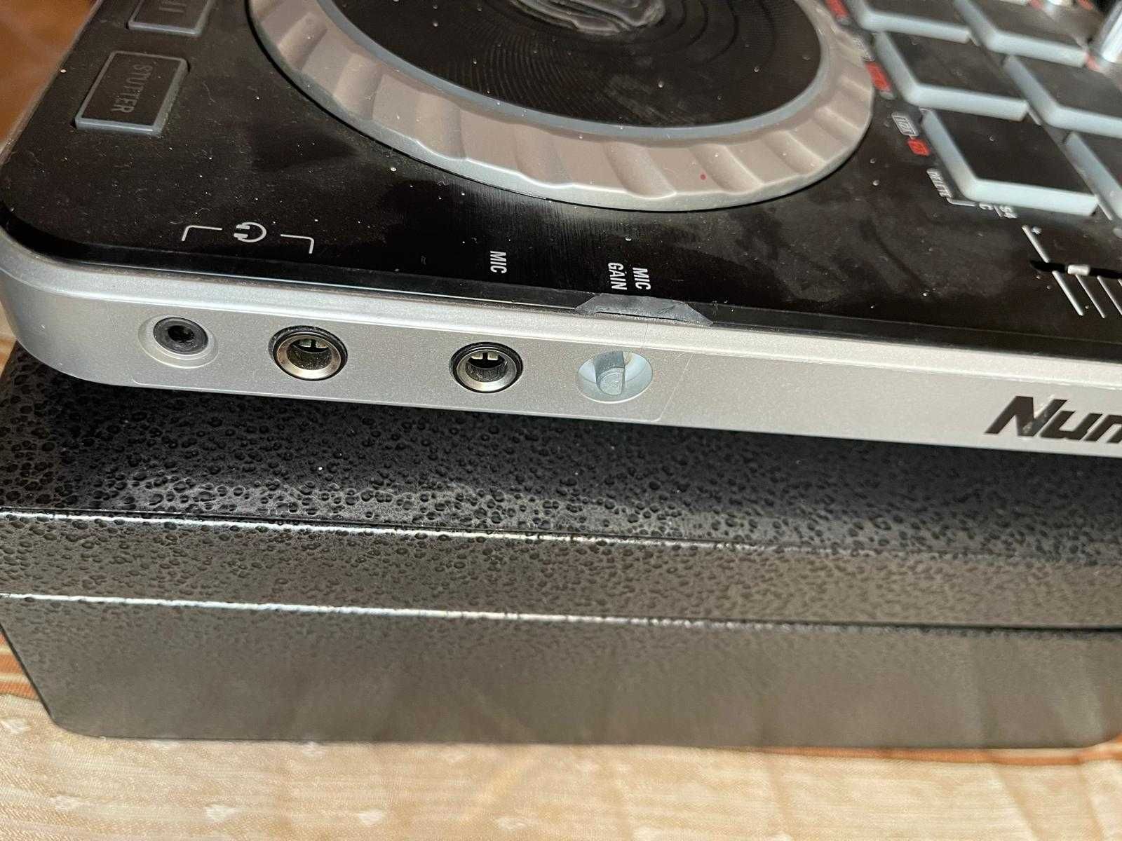 Consola DJ Numark MixTrack Pro 2 + Mixer BEHRINGER DDM4000
