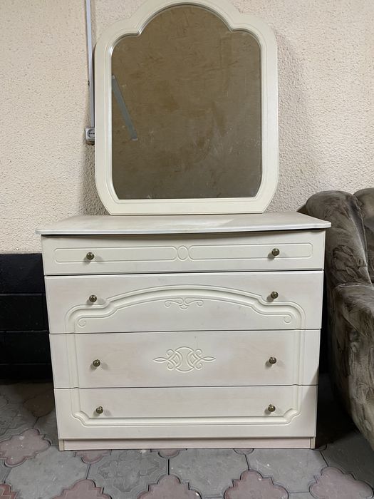 Продам мебель звоните .