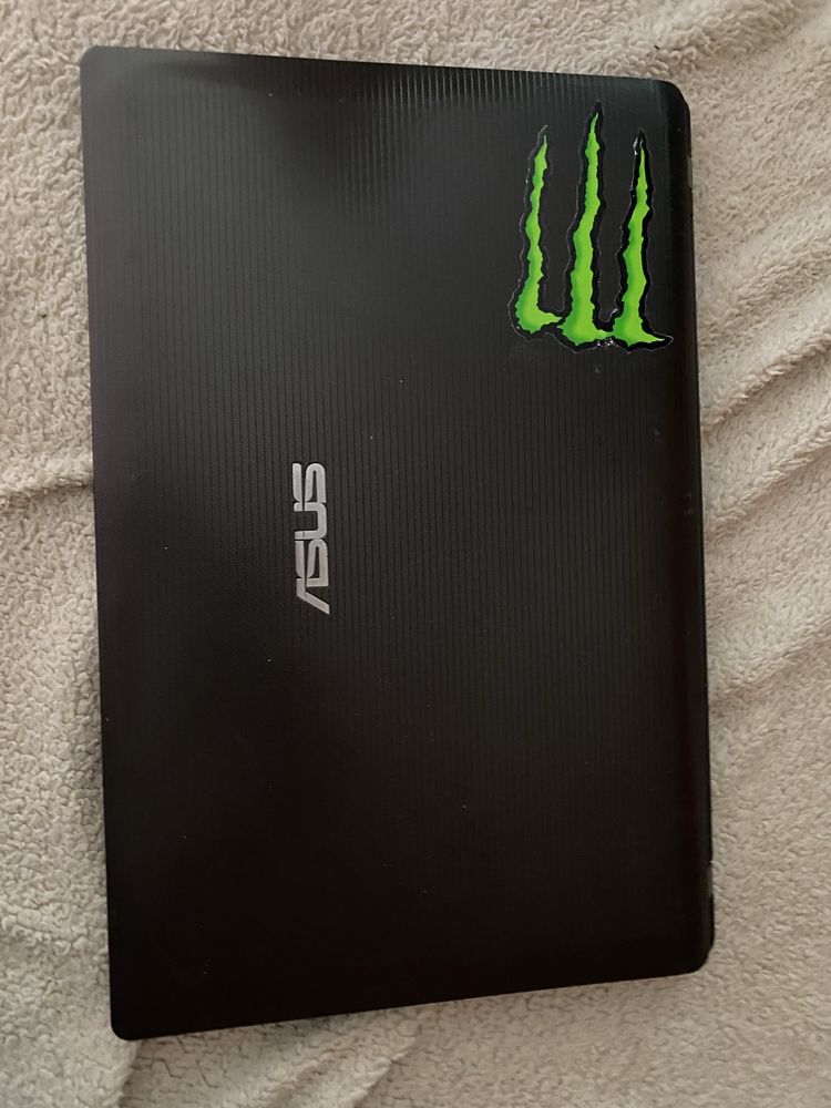 Запазен  лаптоп Asus .