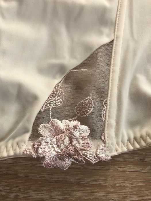 Corset cu sutinen nou