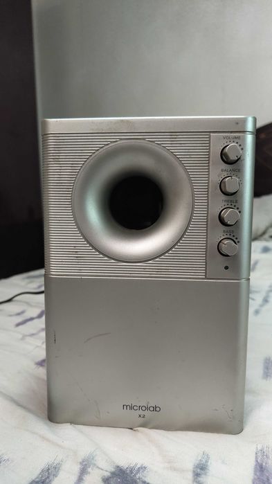 Встроенный усилитель сабвуфера Microlab X2
