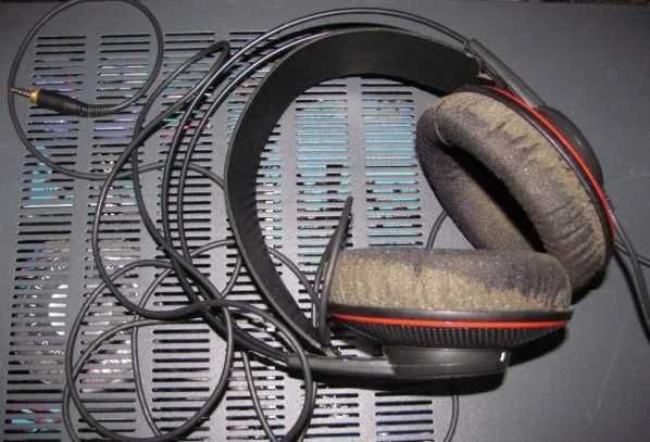 Casti AKG K-301 ( 100 ron )