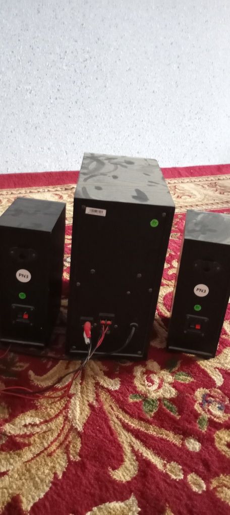 Bono Boss 2.1 kolonka diyarli yangi. Subwoofer+2 ta kalonka, zo'r ovoz
